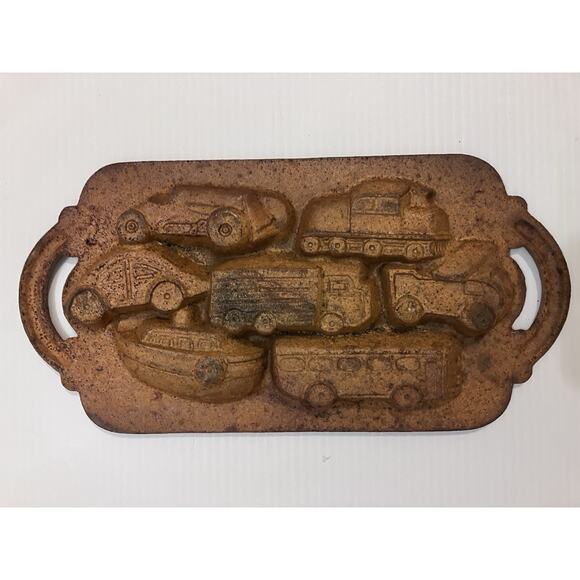 Antique Cast Iron Baking Pan Mold Car Cookie 13”  Primitive Rustic Kitchen - Picture 2 of 4